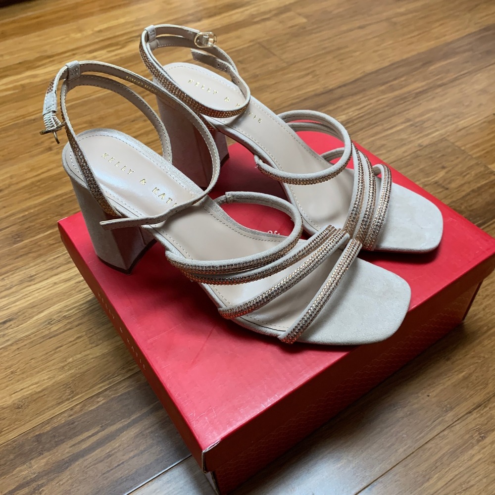 Kelly & Katie Cadene Light Peach Rhinestone Block Heel Sandals 10M KK-CADENE-HF